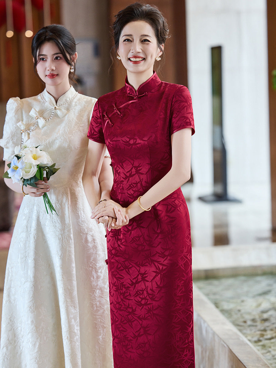 Red Jacquard Qipao for Mother | Mandarin Collar with Frog Buttons