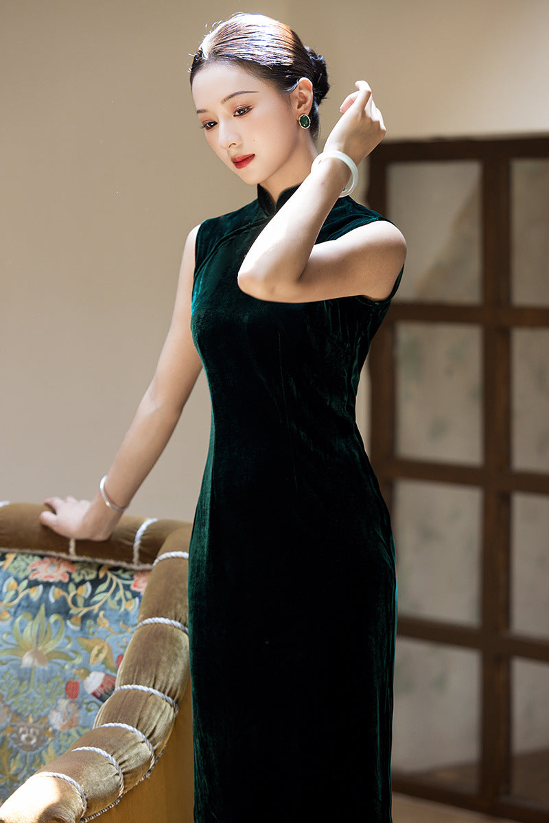 Emerald Green Modern Qipao Midi | Sleeveless Mandarin Neck