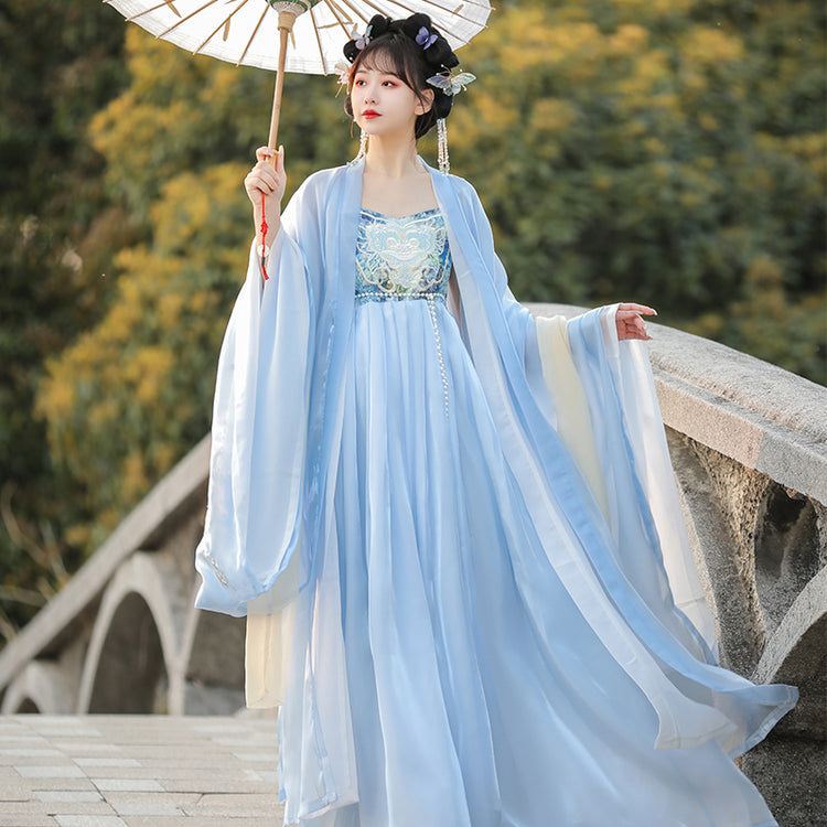 飘逸飘逸的汉服——中国传统仙女风格刺绣长袍