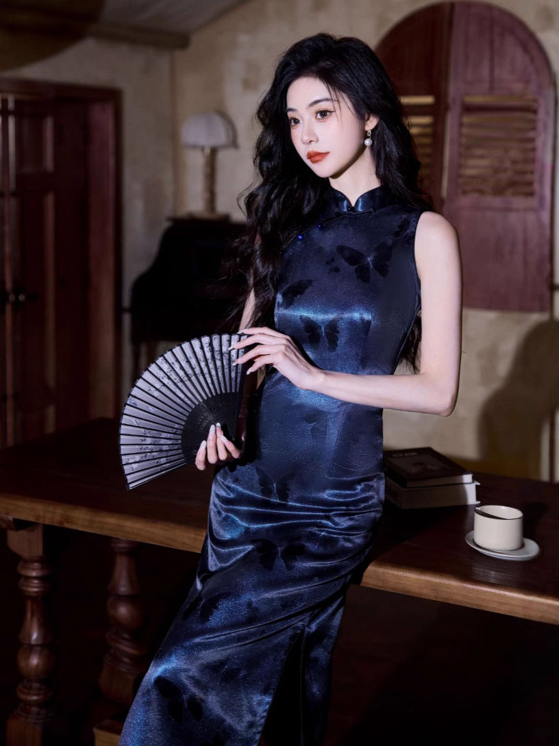 Vintage Sleeveless Qipao Dress with Satin Iridescent Floral Print | Chinese Elegant Design Gown
