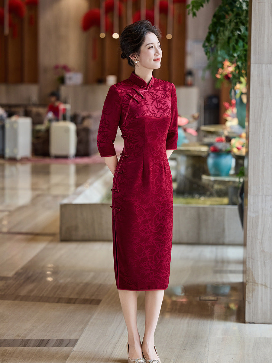 Red Jacquard Qipao for Mother | Mandarin Collar with Frog Buttons