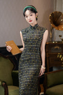 Vintage Diamond-Check Sleeveless Qipao | Black-Gold Slim Long Dress