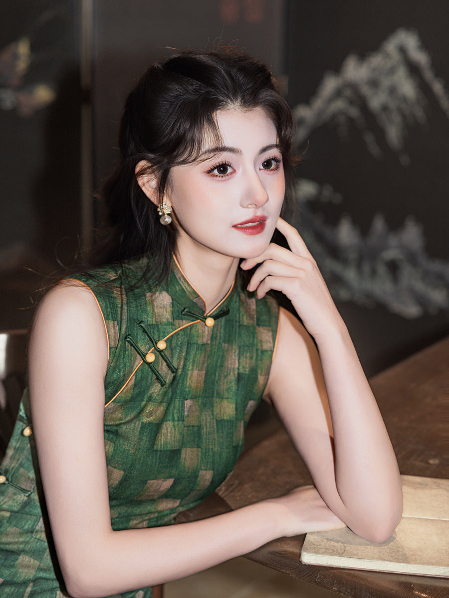 Green Checker Jacquard Sleeveless Qipao Dress | Mandarin Collar Slim Maxi Cheongsam