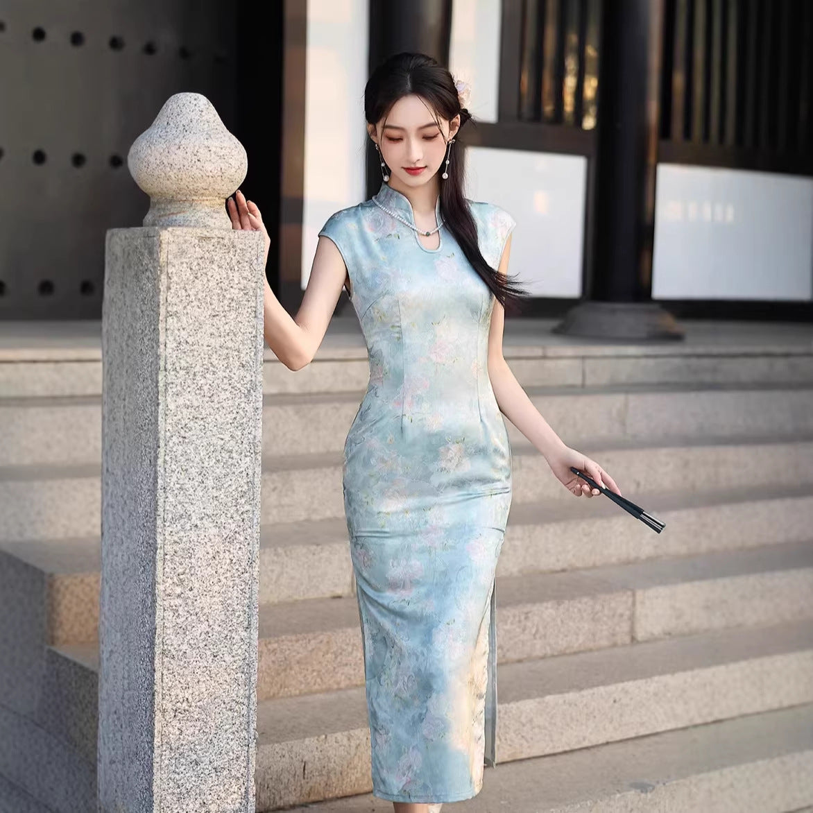 Green Floral Silk Mandarin Collar Qipao | Elegant Slim-fit Banquet Dress