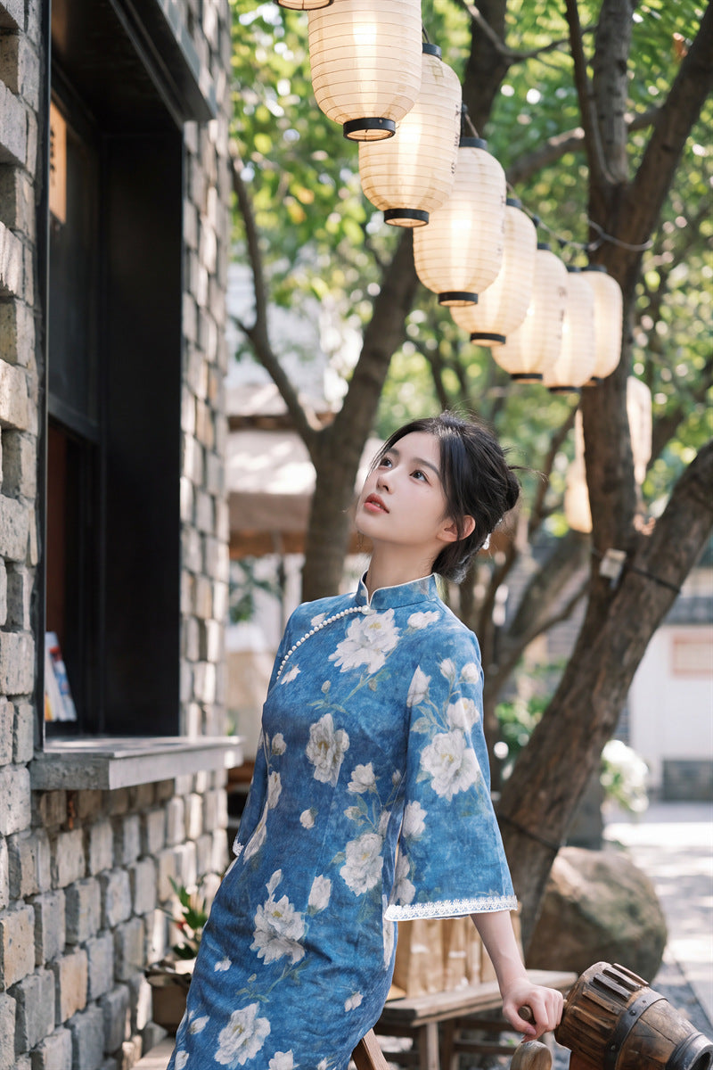 Blue Velvet Floral Flared-Sleeve Qipao Dress | Slim Mandarin