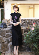 Black Floral-Embroidered Modern Qipao Midi | Mandarin Collar, Slim Fit & Side Slit