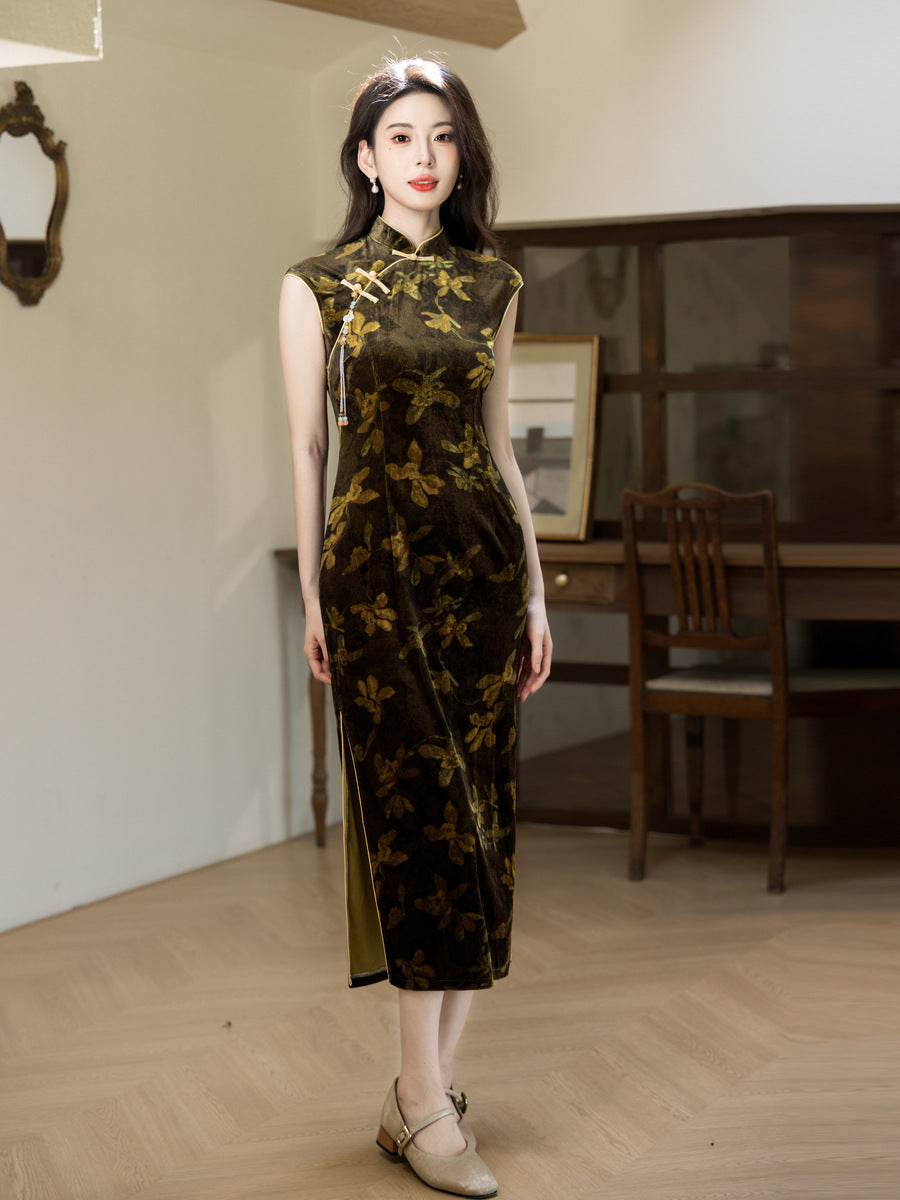 Olive-Green Floral Modern Qipao Midi | Sleeveless Mandarin Neck