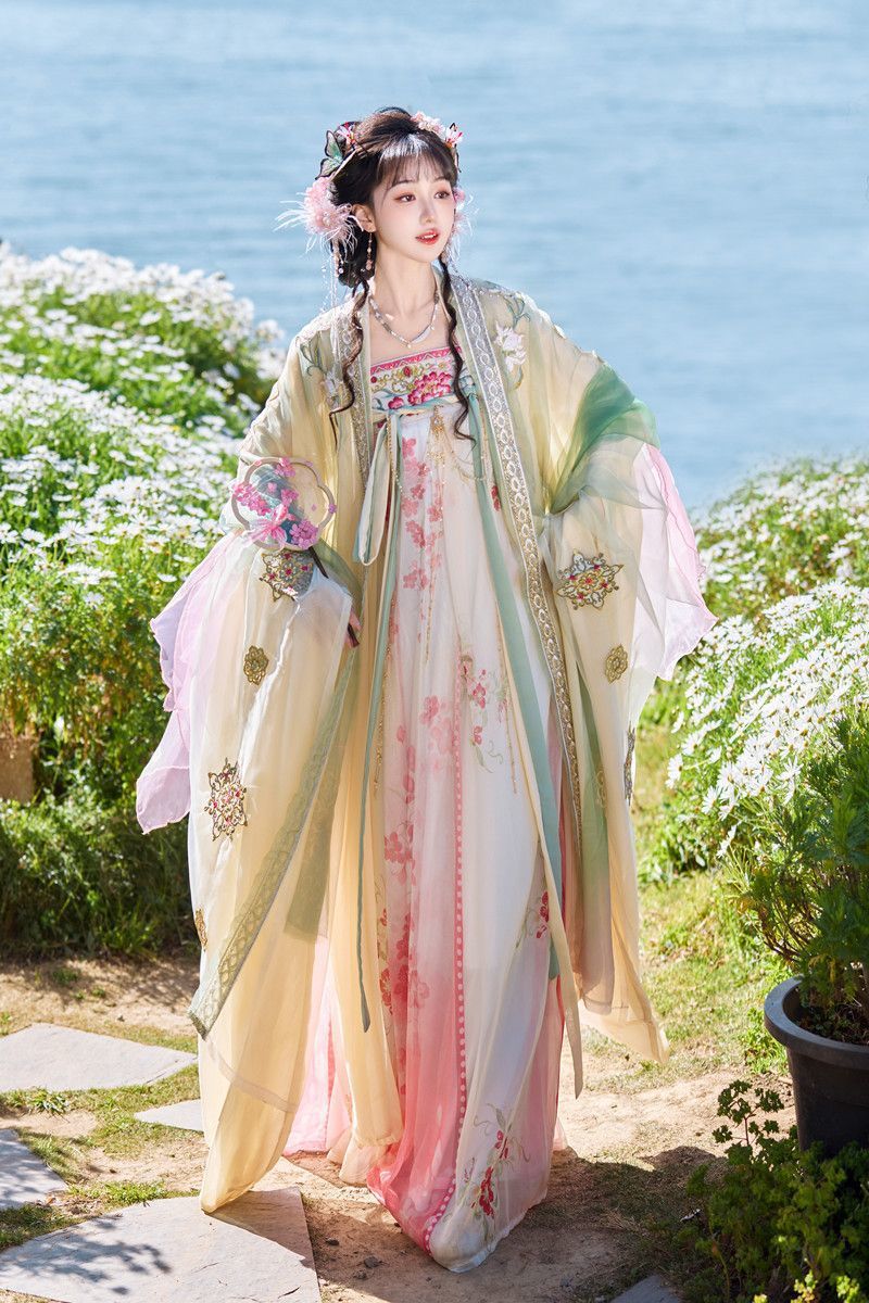 Tang-Style Qi Xiong Ruqun Hanfu | Heavy Embroidery Wide-Sleeve Robe