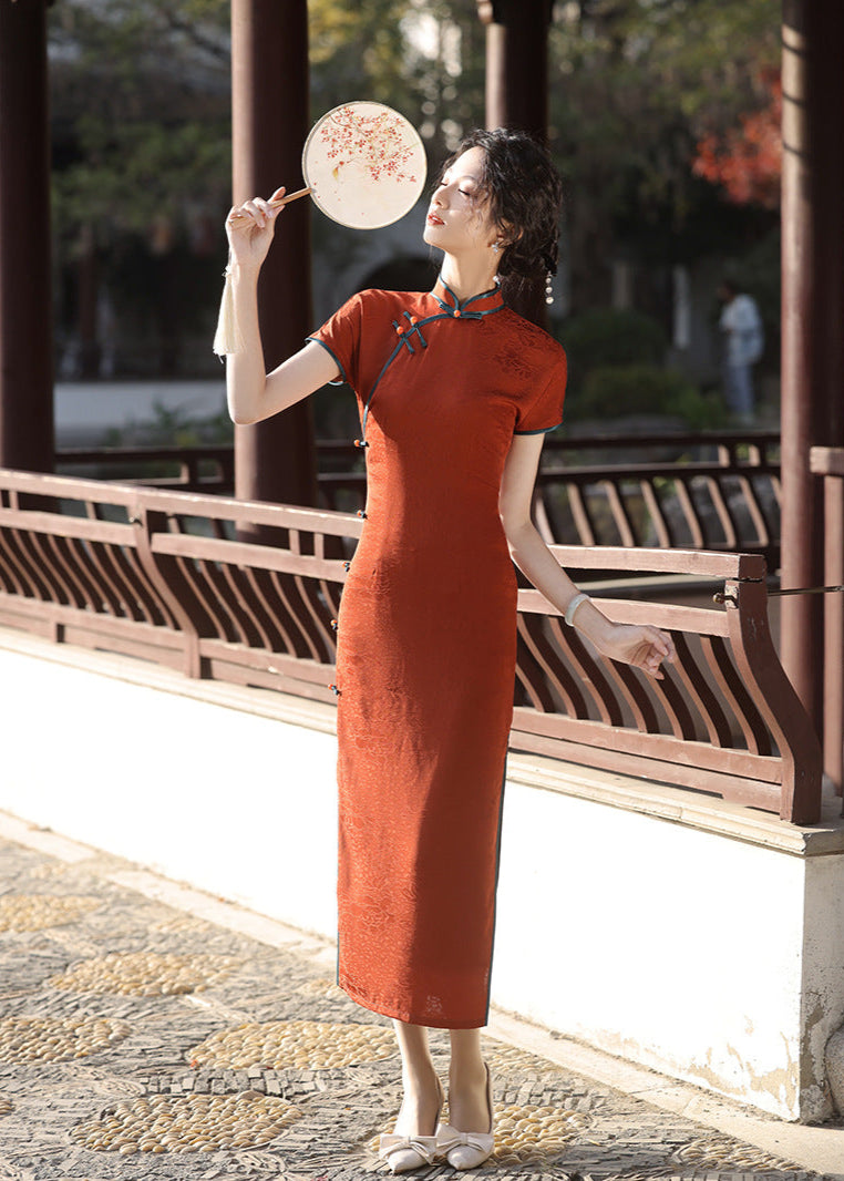 Vintage Brick-Red Slim Cheongsam | Mandarin Collar Diagonal Placket Frog Buttons