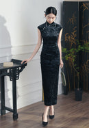 Black Vintage Ripple-Textured Qipao | Slim Long Cap-Sleeve Cheongsam
