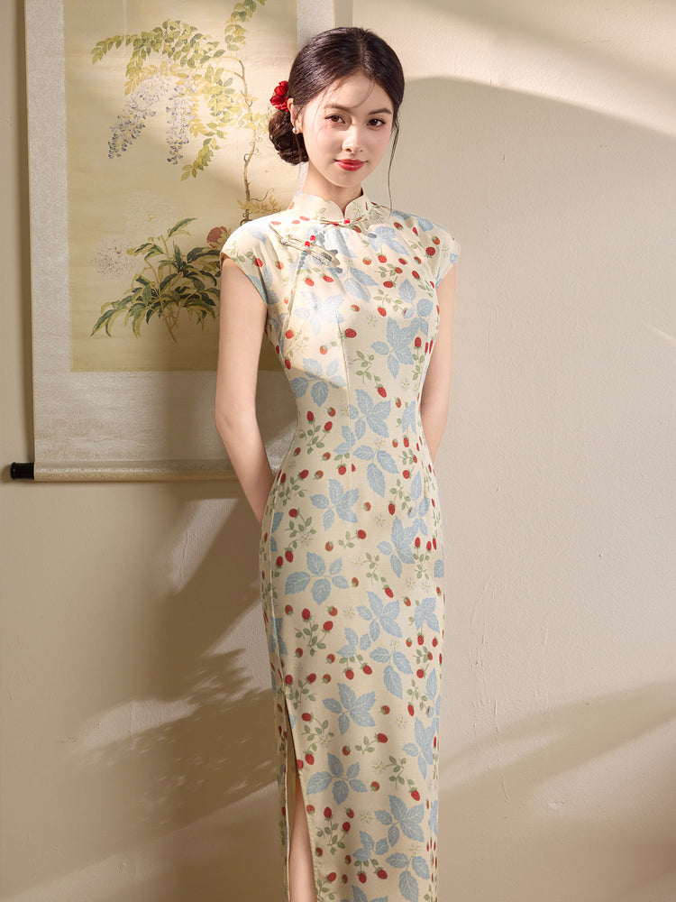 Blue Floral Berry Print Qipao Dress | Slim Mandarin Midi Look