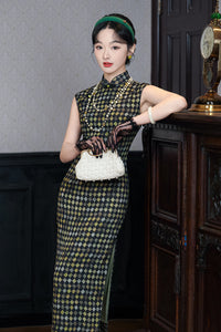 Vintage Diamond-Check Sleeveless Qipao | Black-Gold Slim Long Dress