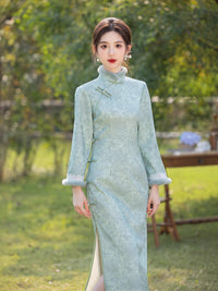 女式复古花卉绿色汉服，仿毛领