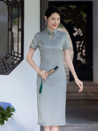 Summer Plus-Size Jacquard Modern Qipao | Mandarin Short Sleeve Keyhole, Slim Midi with Side Slit