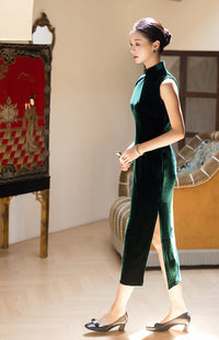 Emerald Green Modern Qipao Midi | Sleeveless Mandarin Neck