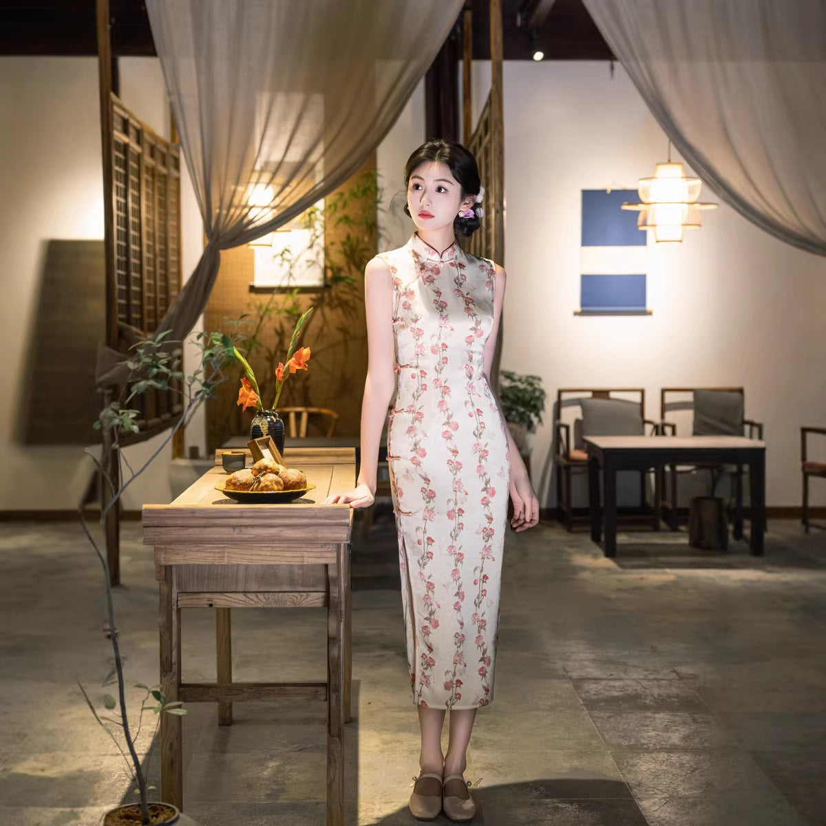 Floral Sleeveless Qipao Dress | Mandarin Collar Slim Midi Cheongsam