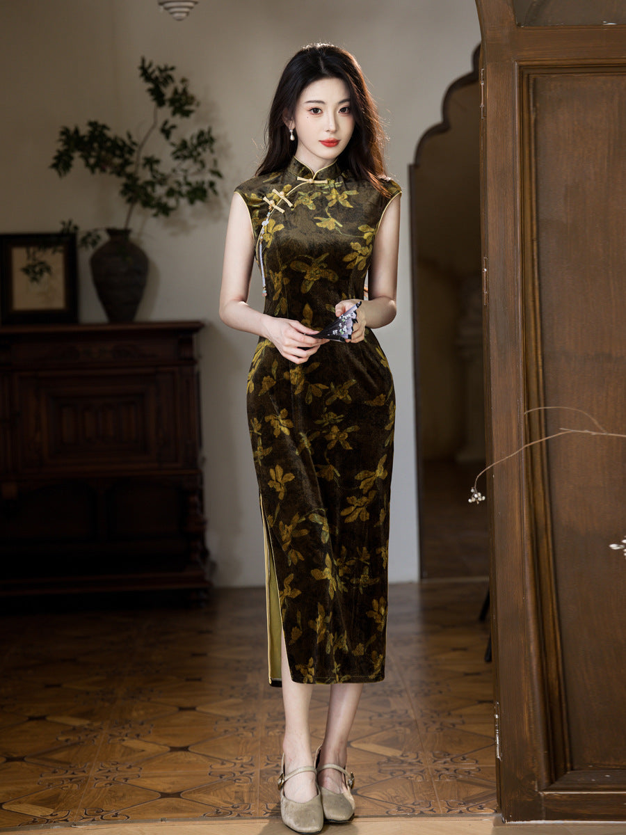 Olive-Green Floral Modern Qipao Midi | Sleeveless Mandarin Neck
