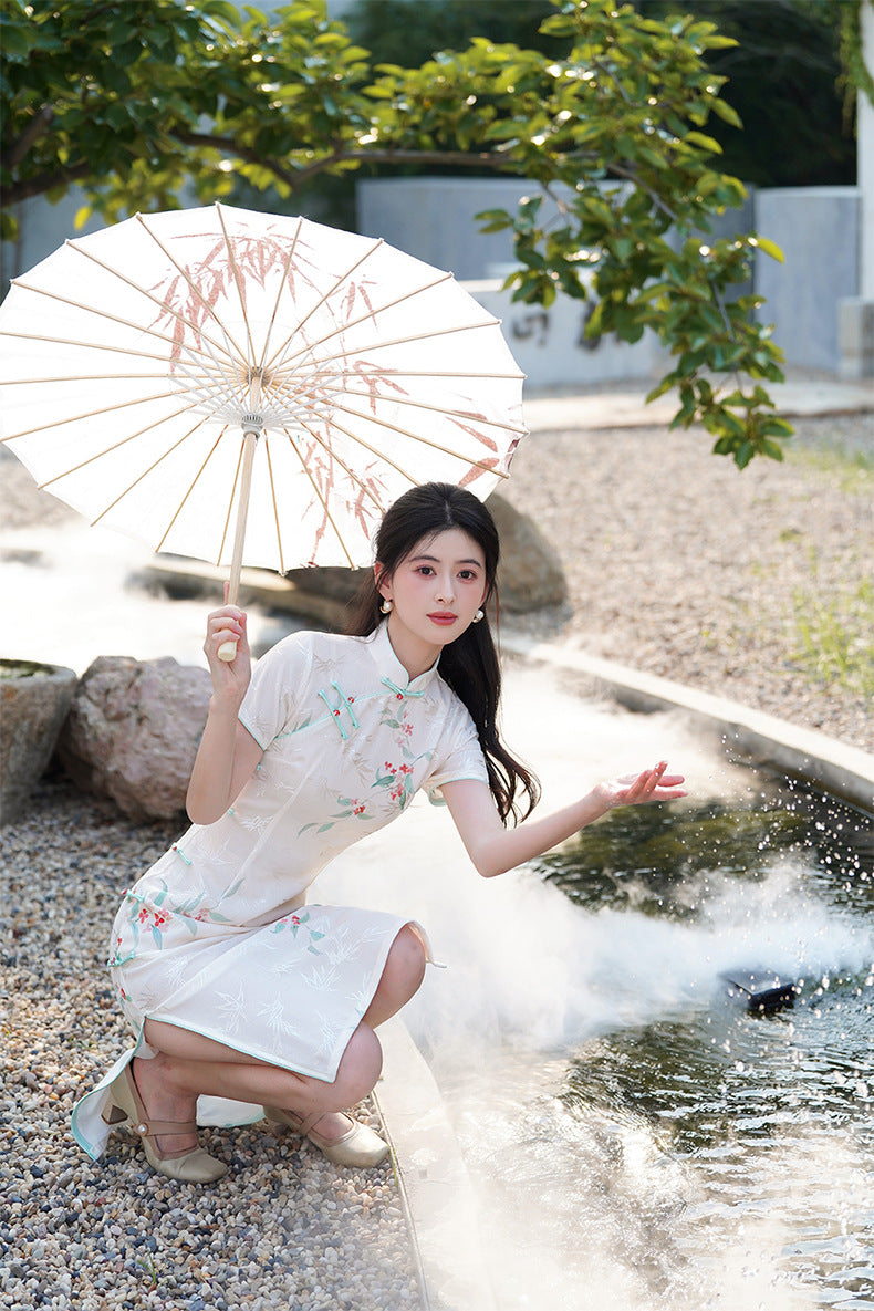 Elegant Floral and Bird Embroidered Qipao