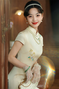 Vintage Beige Satin-Finish Qipao | Short-Sleeve Mandarin Collar