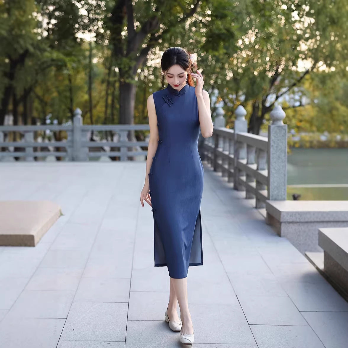 Deep Navy Minimalist Sleeveless Qipao Dress | Mandarin Collar Slim Maxi Cheongsam