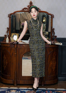 Vintage Diamond-Check Sleeveless Qipao | Black-Gold Slim Long Dress