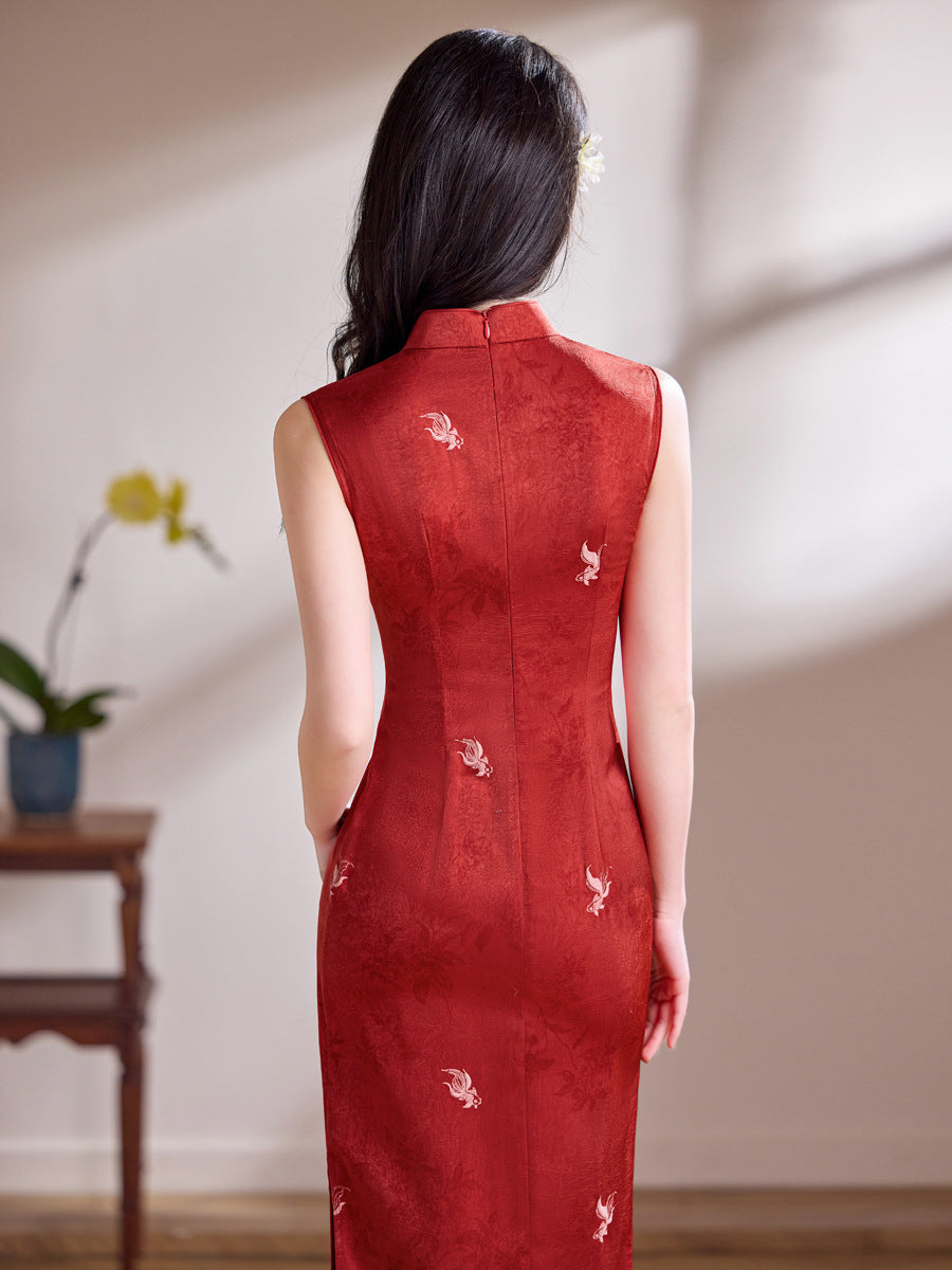 Burgundy Tonal Jacquard Sleeveless Qipao Maxi Dress | Mandarin Collar Slit Cheongsam