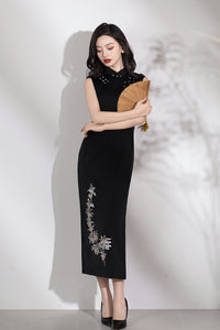 Black Embroidered Modern Qipao Midi | Sleeveless Mandarin Neck, Beaded Frogs