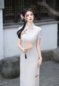 Long Short-Sleeve Embroidered Cheongsam | Slim Mandarin Dress