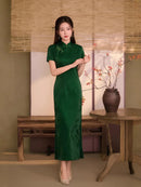 Emerald Green Tonal Jacquard Short Sleeve Qipao Dress | Mandarin Collar Slim Maxi Cheongsam