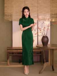 Emerald Green Tonal Jacquard Short Sleeve Qipao Dress | Mandarin Collar Slim Maxi Cheongsam