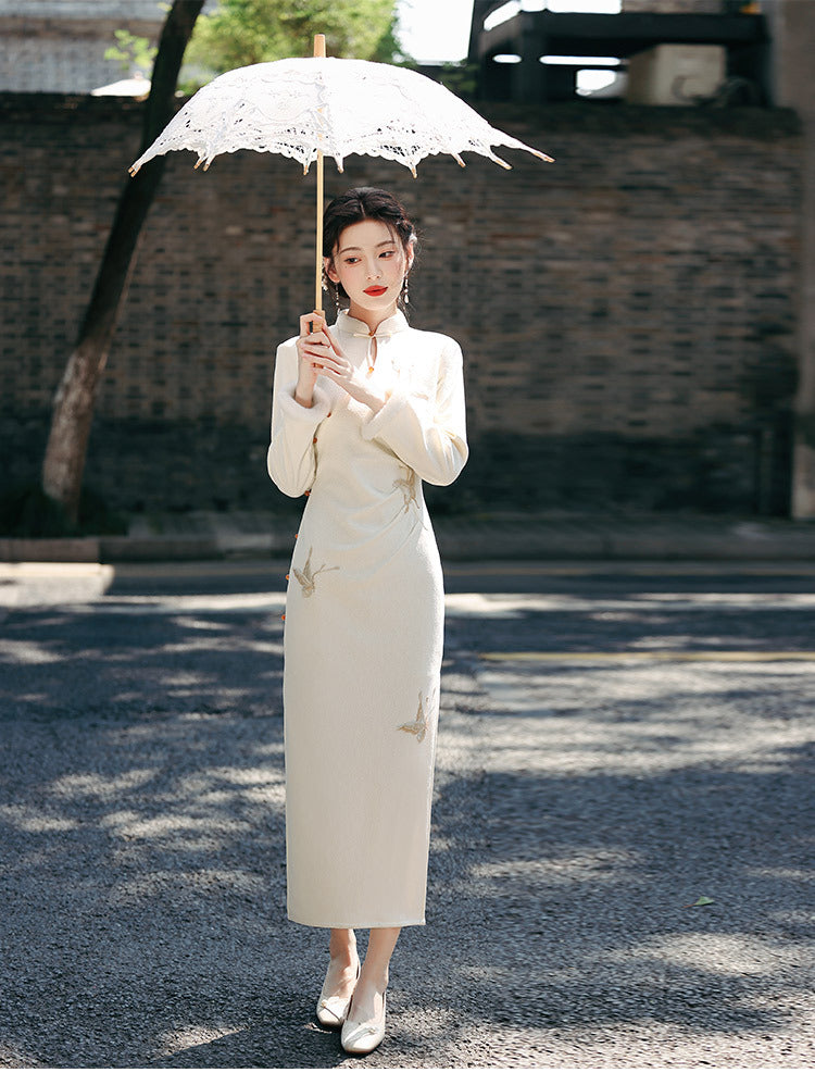 White Gold-Embroidered Winter Modern Qipao Elegant for Work & Banquets