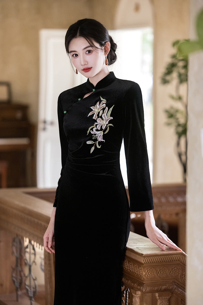 Black Orchid-Embroidered Qipao Midi | Elegant for Banquets