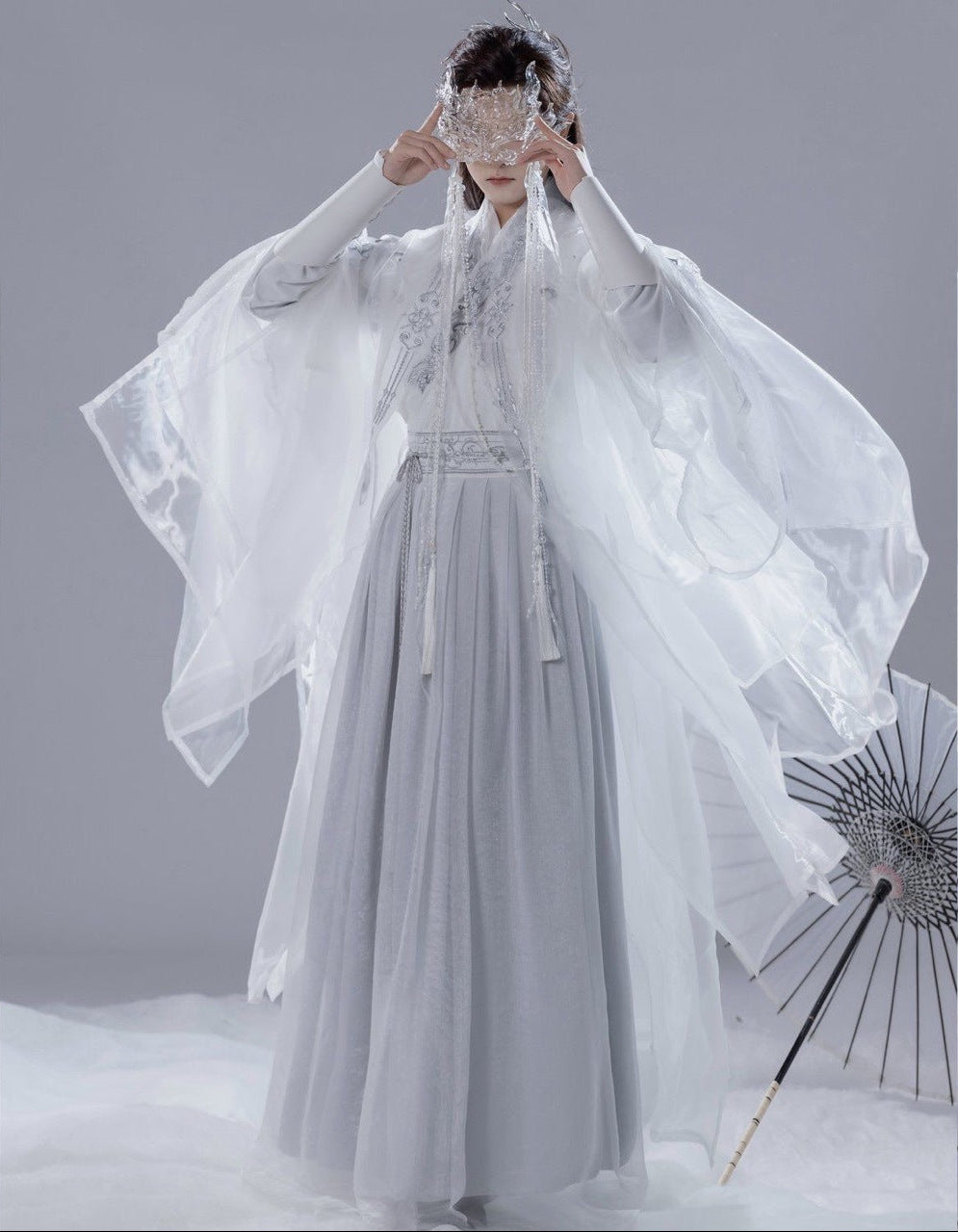 Elegant Embroidered Robe with Long Sleeves and Umbrella  | White Traditional Chinese Hanfu Costume for Men