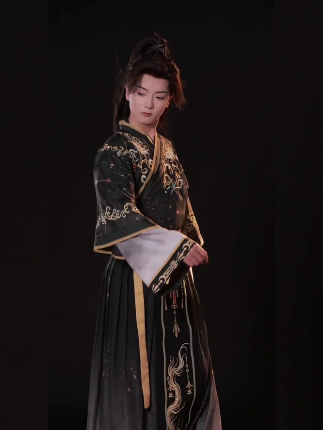 Traditional Black Hanfu for Men – Martial Arts Inspired Robe with Sword Belt