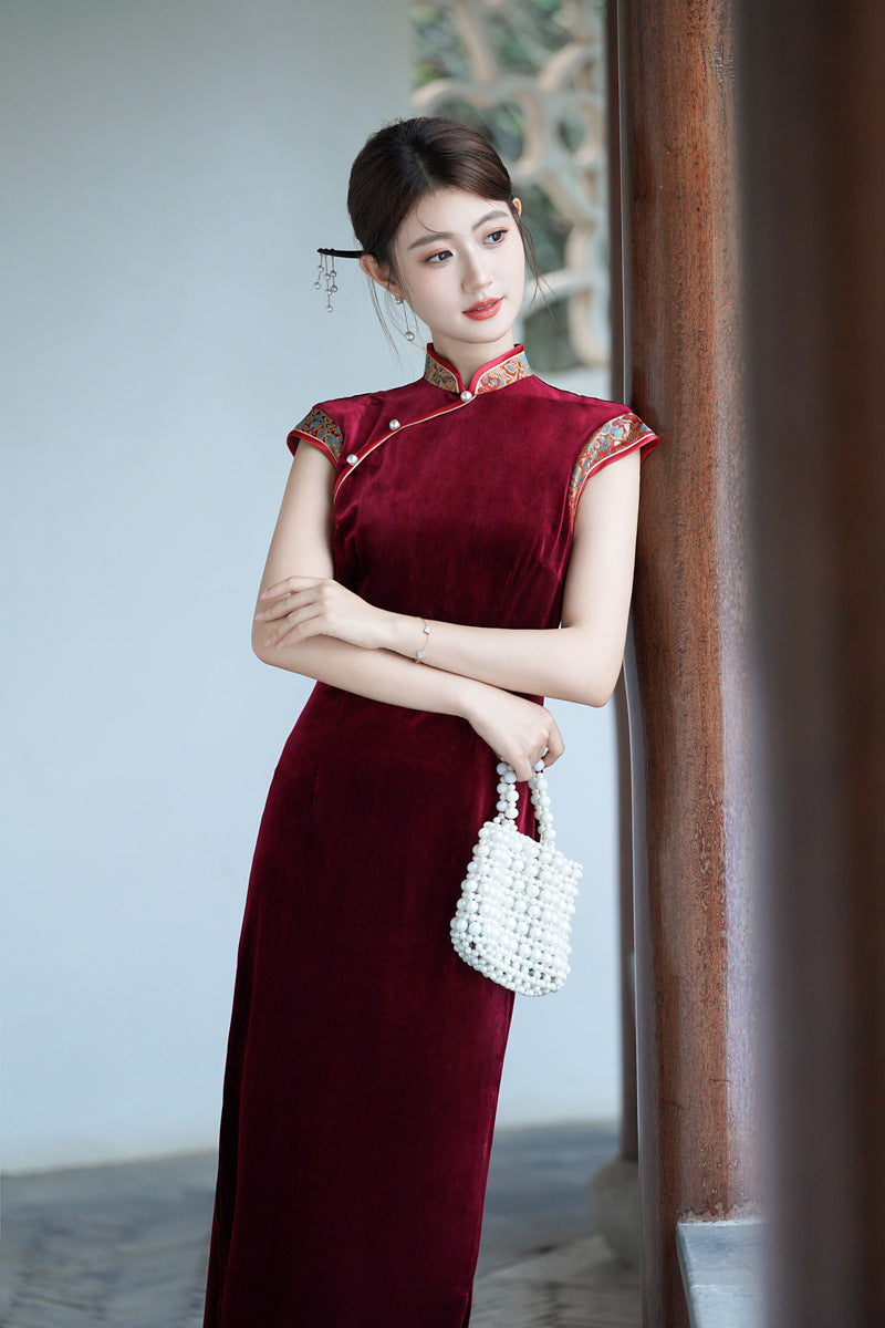 Spring Red Short-Sleeve Modern Qipao Maxi | Elegant Mother Dress