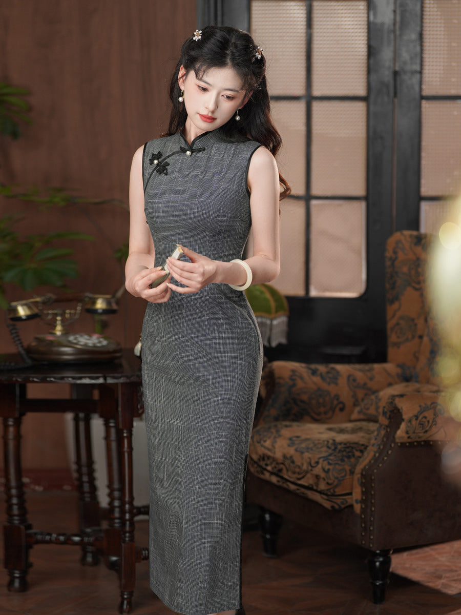 Grey Sleeveless Slim Mandarin Qipao Dress with Black Piping Pearl Frog Buttons Side Slit