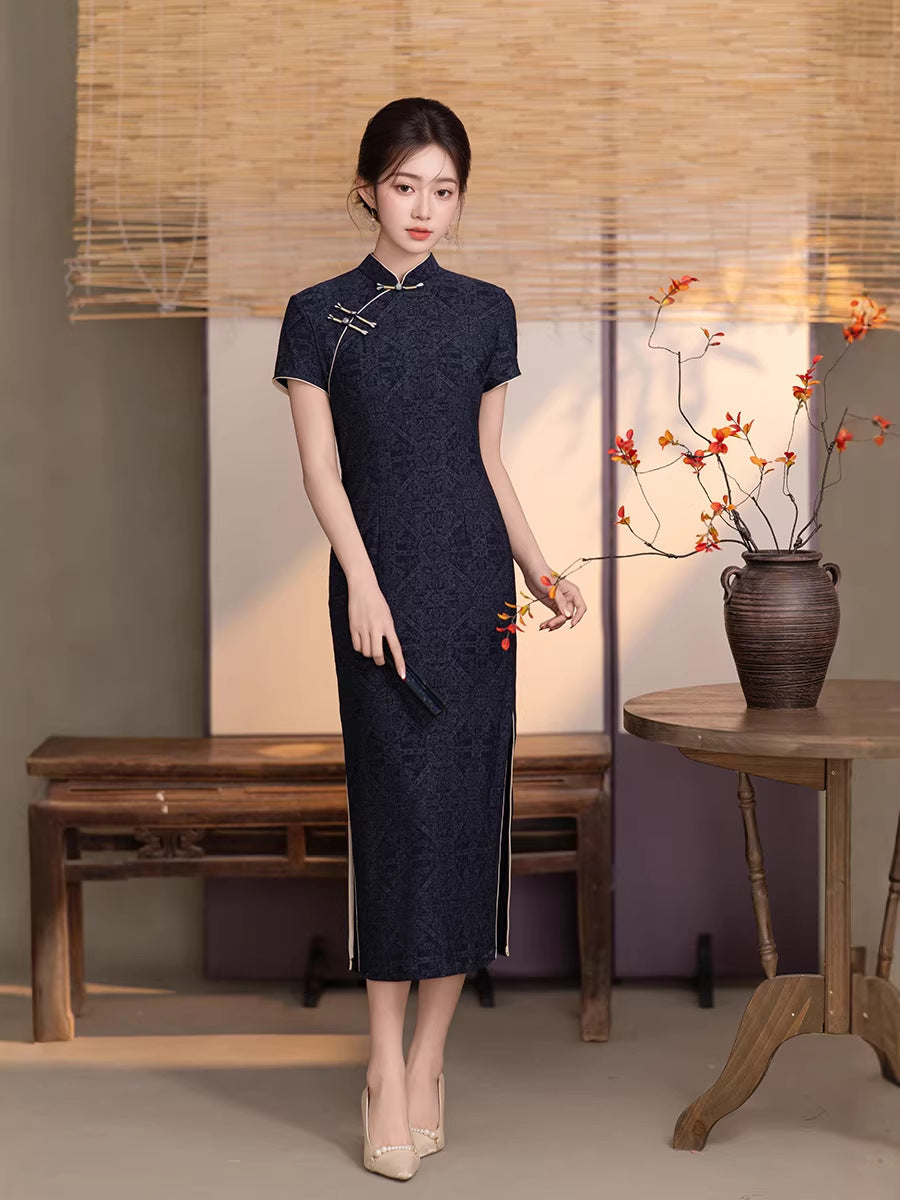 BlackTonal Jacquard Short Sleeve Qipao Dress | Mandarin Collar Slim Midi Cheongsam
