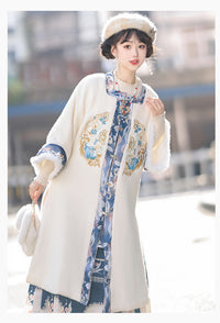 优雅刺绣汉服羊毛大衣配毛皮饰边——中国传统冬季大衣