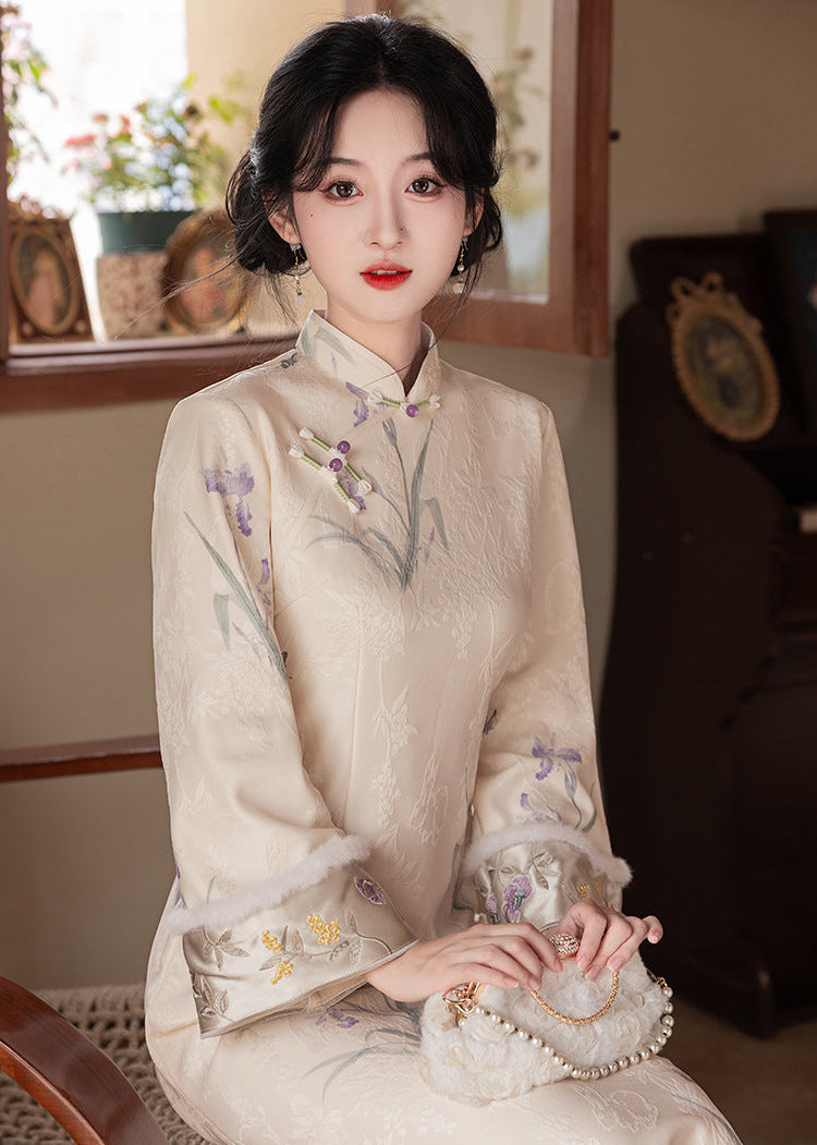 Ivory Vintage Jacquard Qipao with Lantern Sleeves