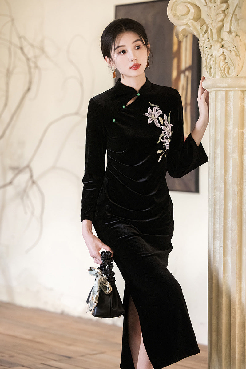 Black Orchid-Embroidered Qipao Midi | Elegant for Banquets