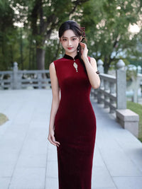 Velvet Sleeveless Qipao Dress | Mandarin Collar Keyhole Slim Cheongsam Midi