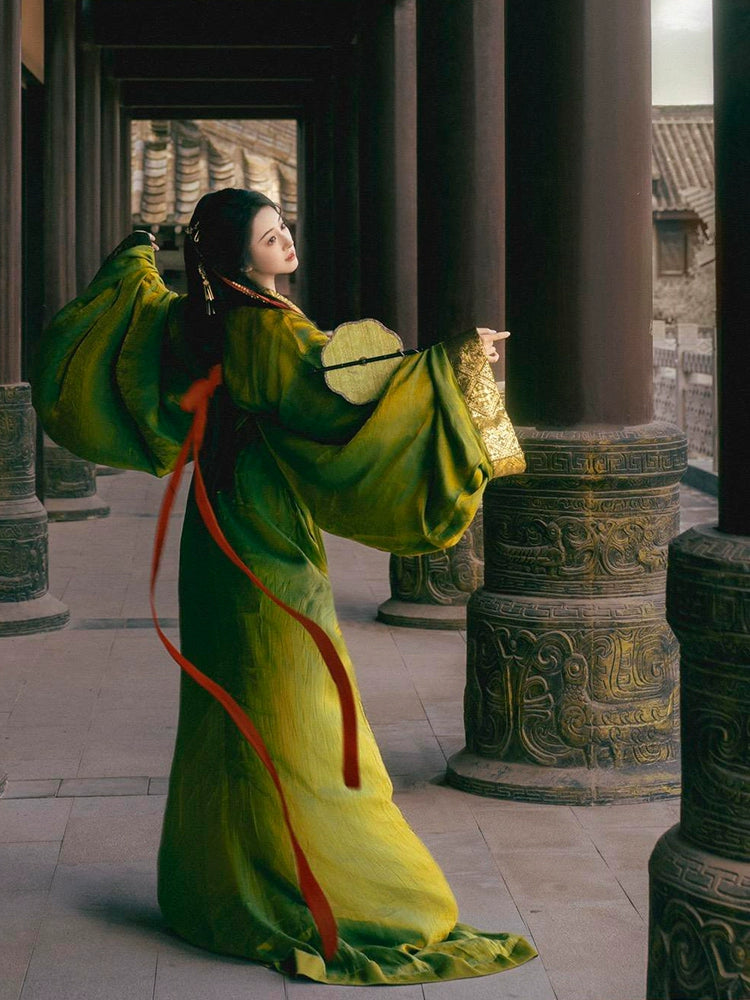 Elegant Green Hanfu Dress with Golden Details for Traditional Occasions