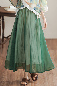 New Chinese Style Two-Piece Set with Flowing Green Skirt