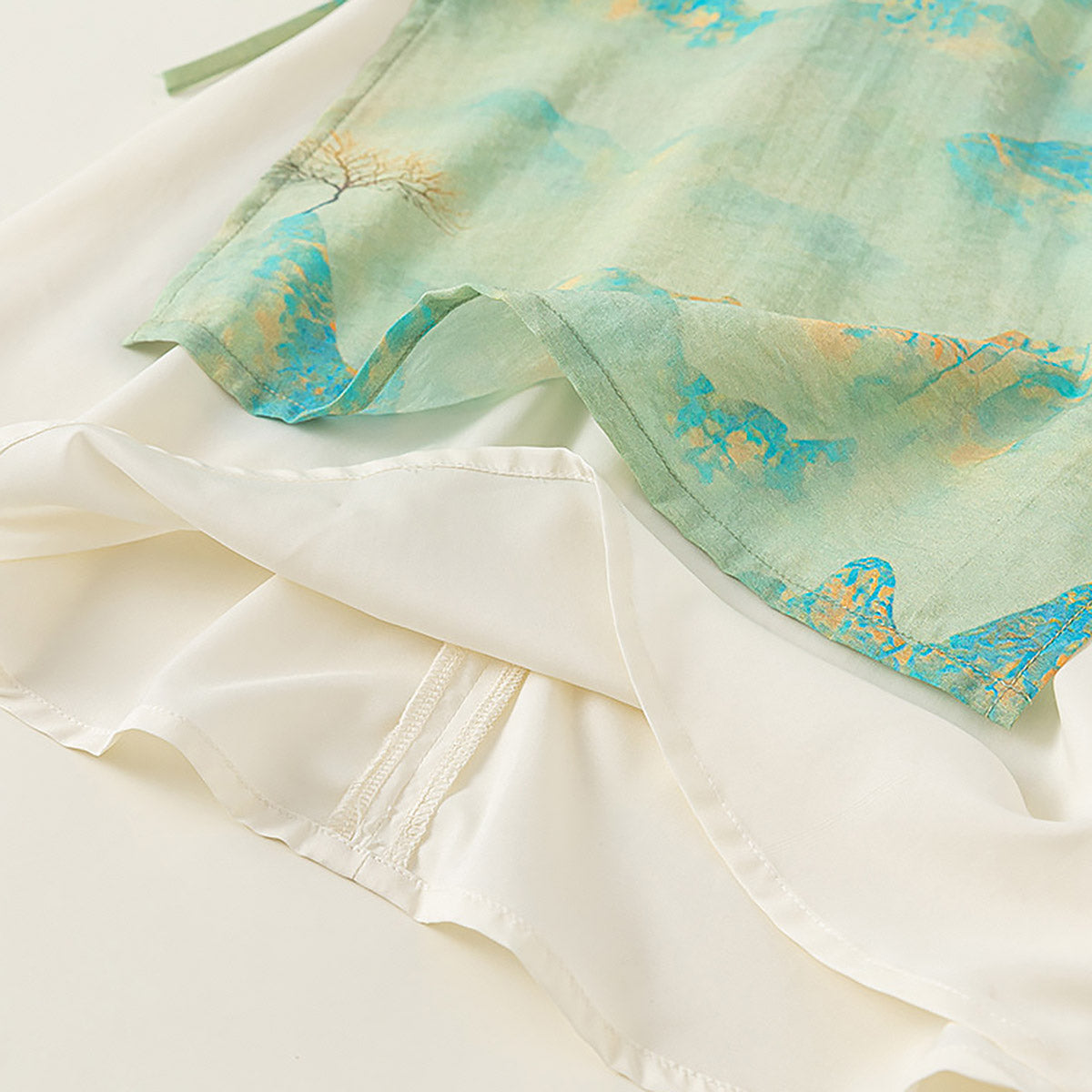 米色、绿色、粉色碎花女童汉服