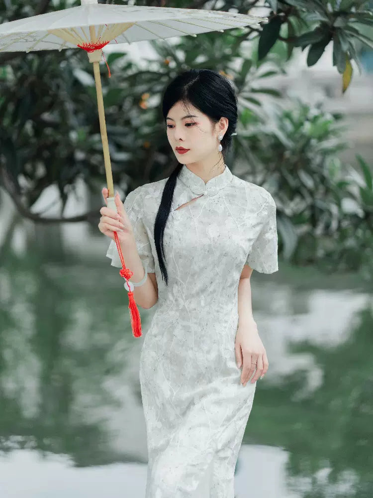 Traditional Chinese Lace Cheongsam In Summer