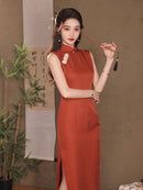 Elegant Sleeveless Chinese Qipao Dress With Modern Design