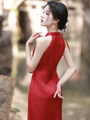 Elegant Halter-Style Red Cheongsam with Floral Jacquard