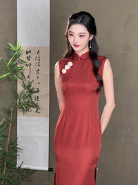 Elegant Sleeveless Chinese Qipao Dress With Modern Design