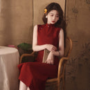 Elegant Sleeveless Cheongsam with Mandarin Collar - Red Slim-Fit Design