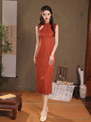 Elegant Sleeveless Chinese Qipao Dress With Modern Design